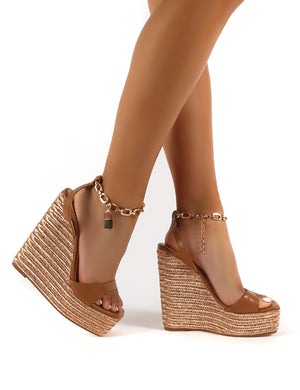 Idolize Camel Padlock and Chain Detail Wedged Heels