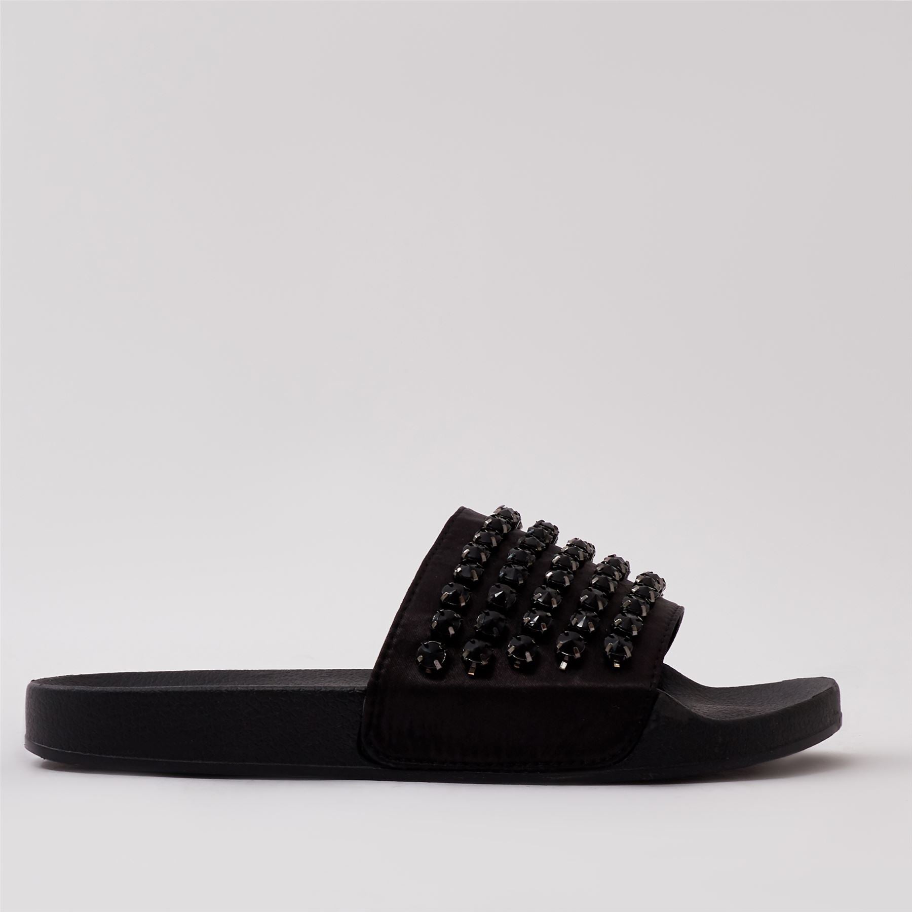 Black Sliders – Diamond Boutique