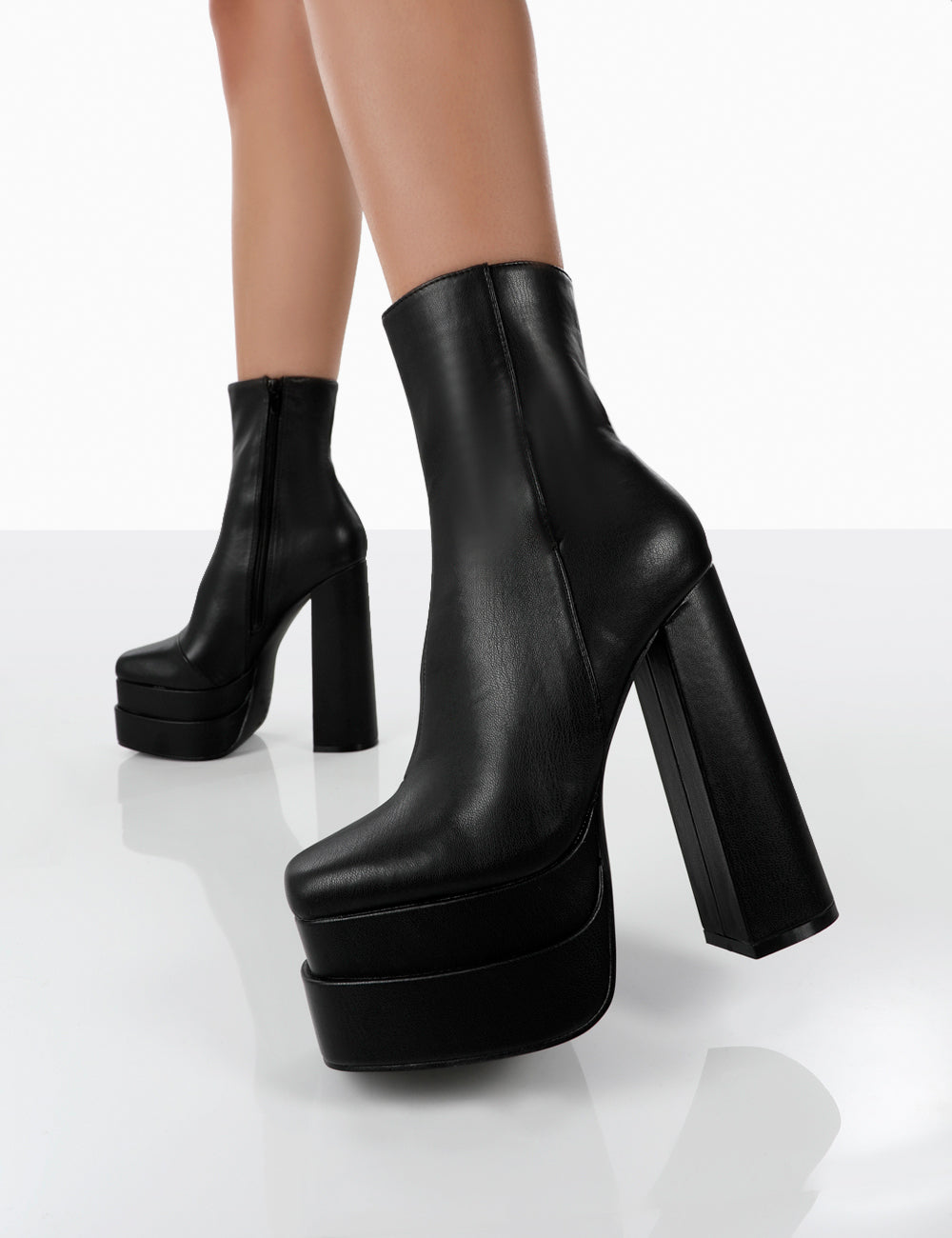Ares Knee-High Heeled Boots - Verillas