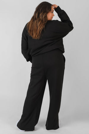 Curve Kaiia Oversized Tonal Embroidered Sweatshirt Black