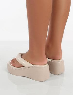 Song Stone Padded Toepost Flatform Sandal