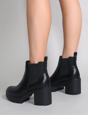 Krissie Heeled Chelsea Boots in Black